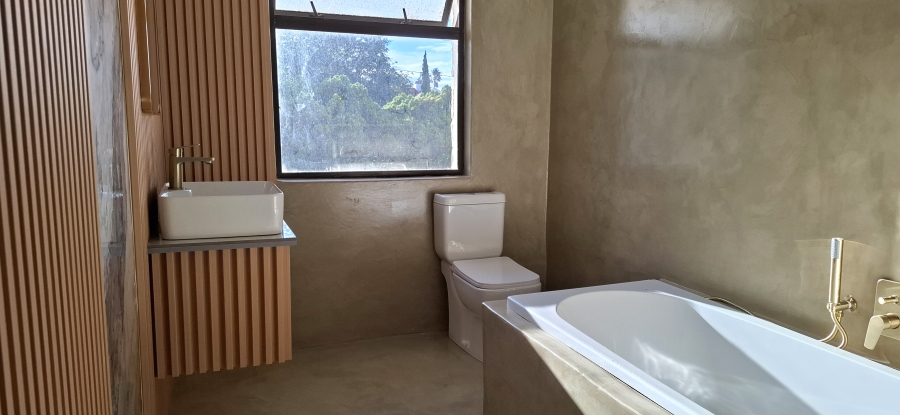 4 Bedroom Property for Sale in Beacon Bay Eastern Cape